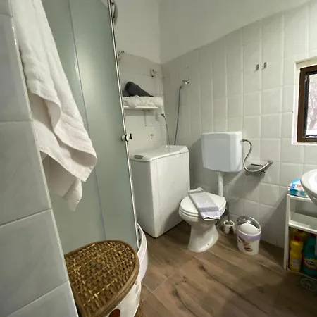 Nigos Hébergement de vacances Okhiá